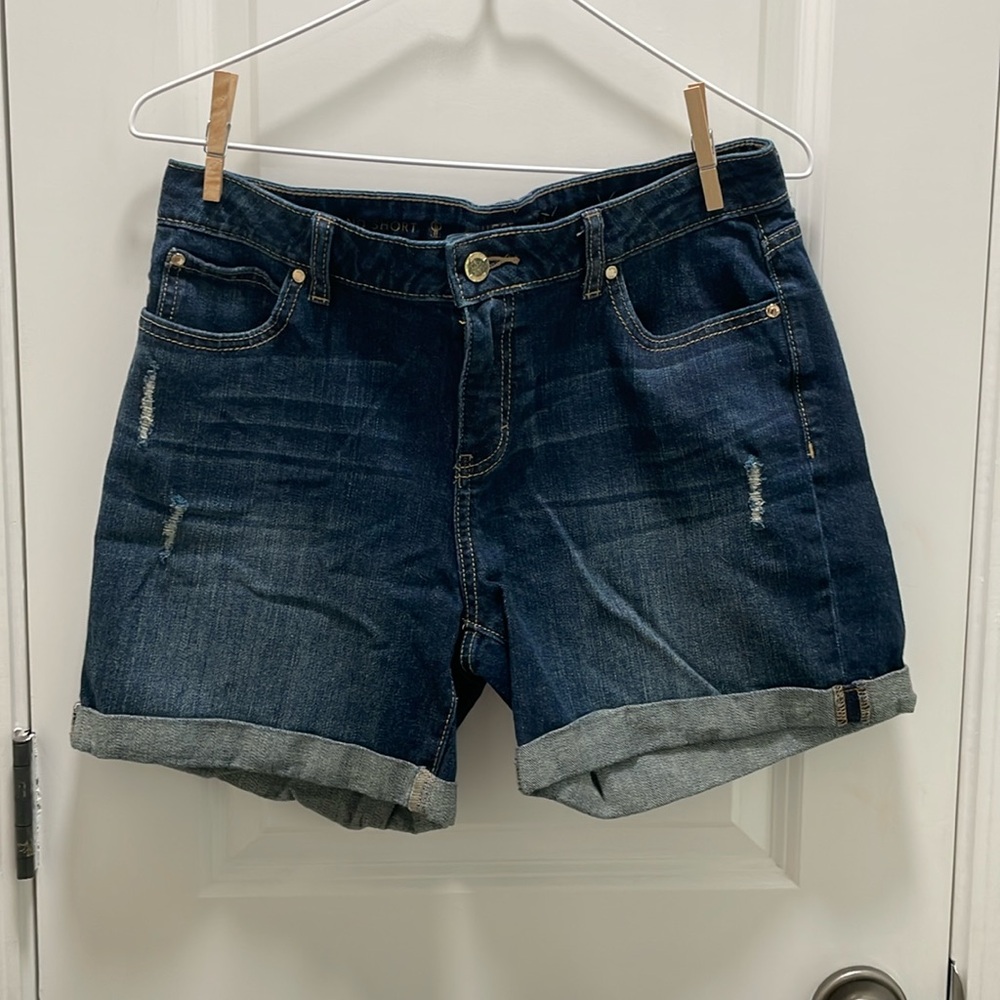 Boyfriend shorts.